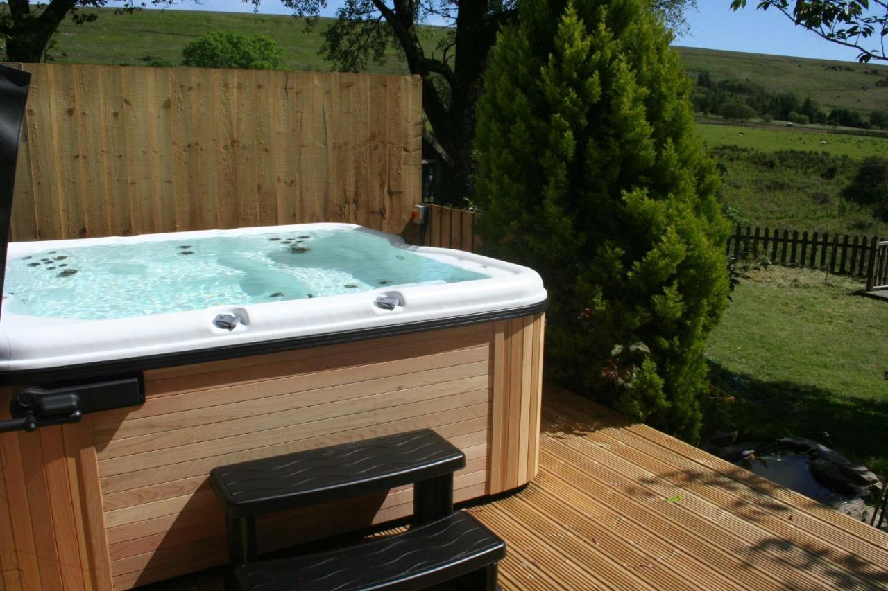 Barn Cottage - Farm Park Stay With Hot Tub Swansea Exterior photo